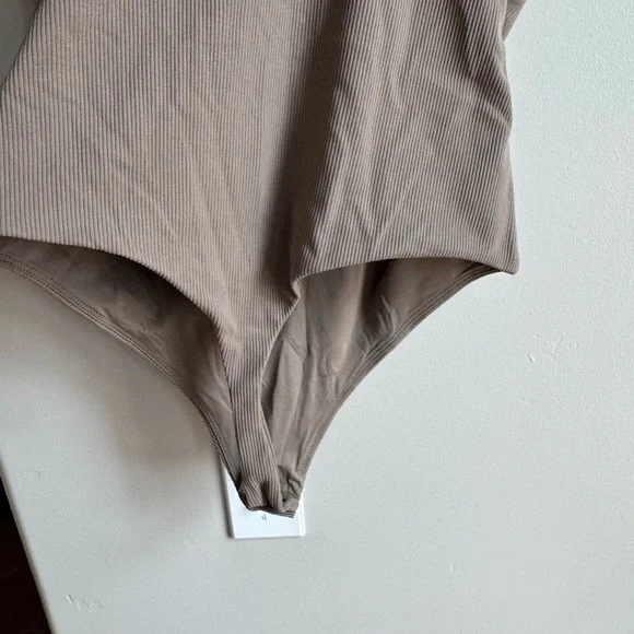 Nuuds Taupe Ribbed Tank Bodysuit Scoop Neck Clean Girl Capsule L Resortwear - Picture 5 of 5